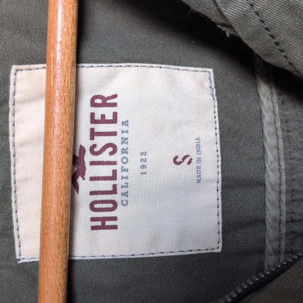 Hollister Women's Jacket. Army Green. Size Small - Picture 2 of 10